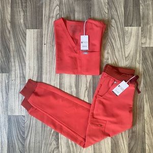 BNWT Figs Clay Scrub Set